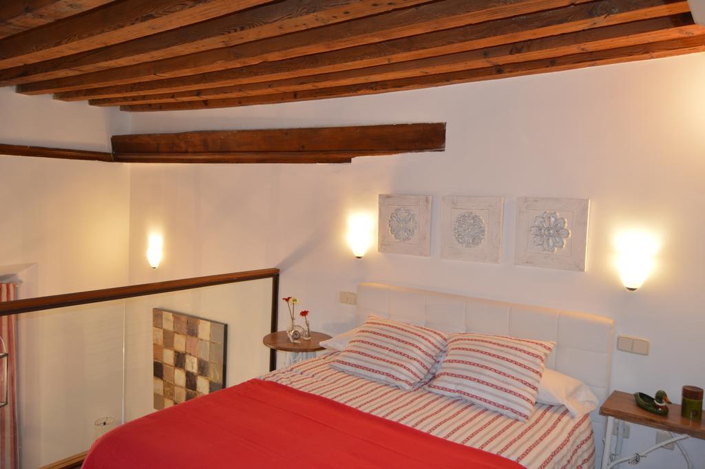 Apartamentos Nuncio Viejo توليدو الغرفة الصورة