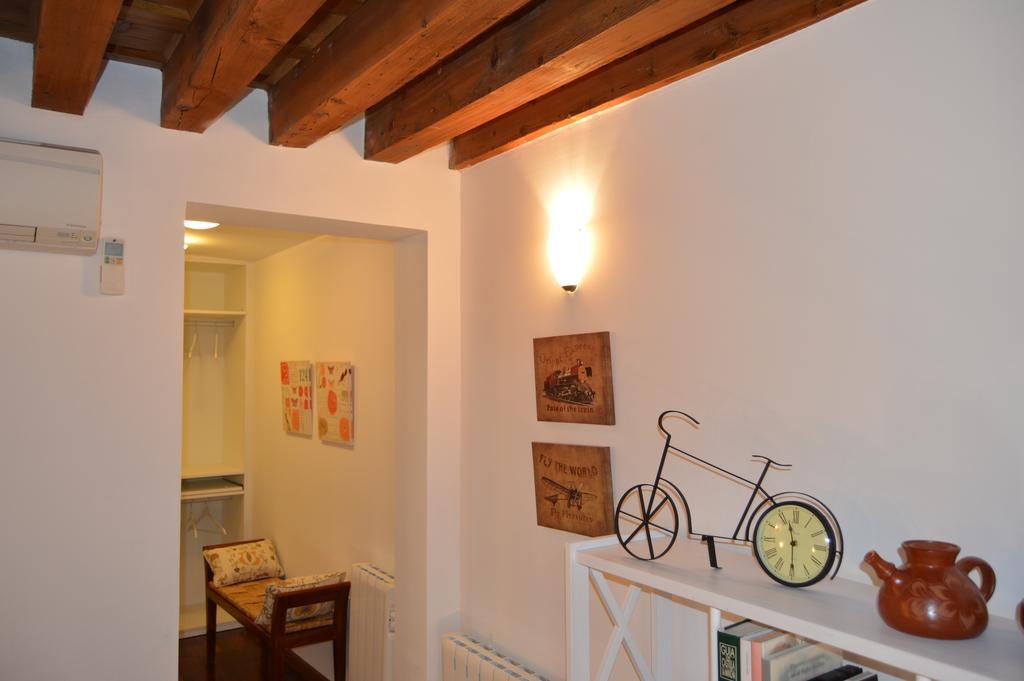 Apartamentos Nuncio Viejo توليدو الغرفة الصورة
