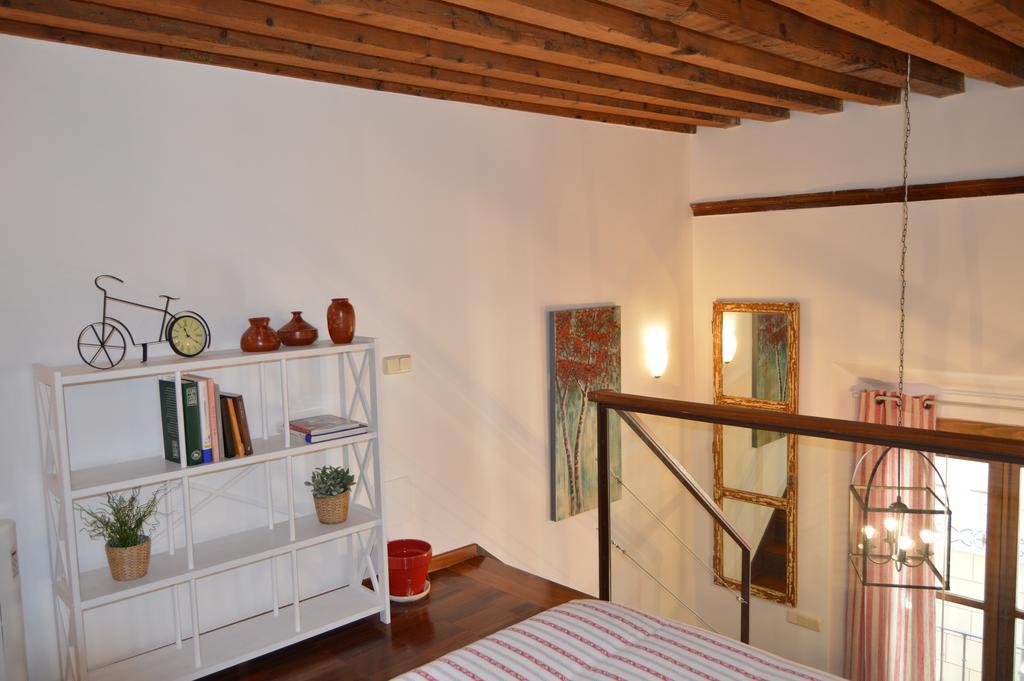 Apartamentos Nuncio Viejo توليدو الغرفة الصورة